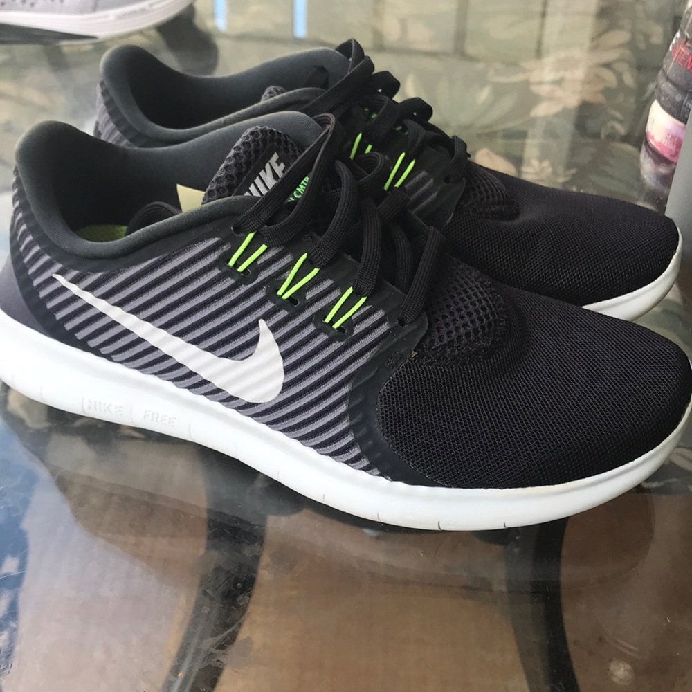 Womens Nike Free RN CMTR black grey white sz 6